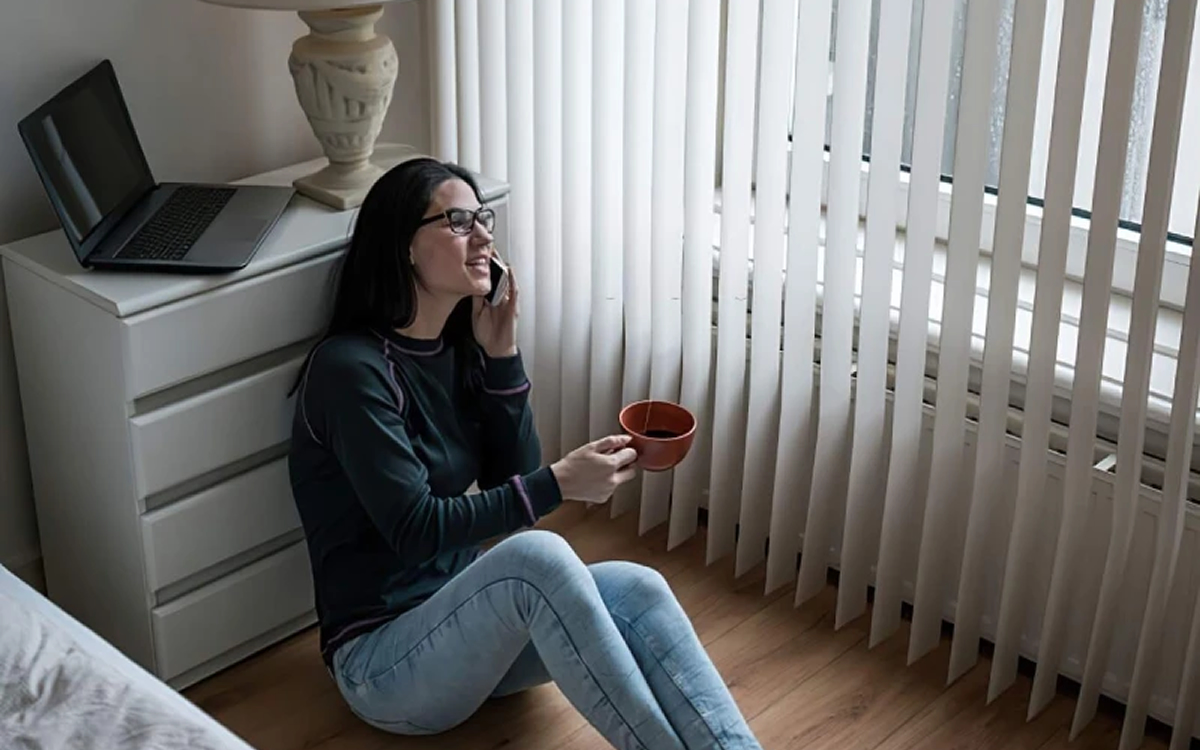 Persianas Tecno blinds. Las Persianas Verticales de PVC, están hechas de materiales simples pero duraderos de PVC, sus paletas son fuertes y 100% resistentes al agua. Son muy fáciles de limpiar, por lo que es una opción para combinar con cualquier decoración. ¡Son una alternativa práctica a la tela tradicional; son adecuadas para cualquier habitación en el hogar e incluso en espacios acristalados!